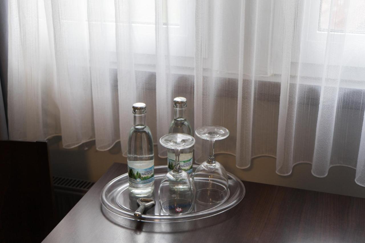 Hotel Zur Kaiserpfalz Wohlmirstedt Экстерьер фото